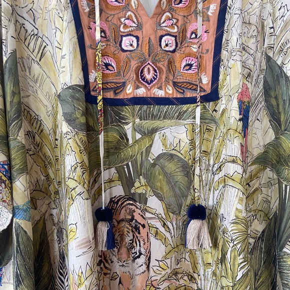 John Mark Jungle Themed Embroidered Poncho Blouse Size S/M - Picture 4 of 8